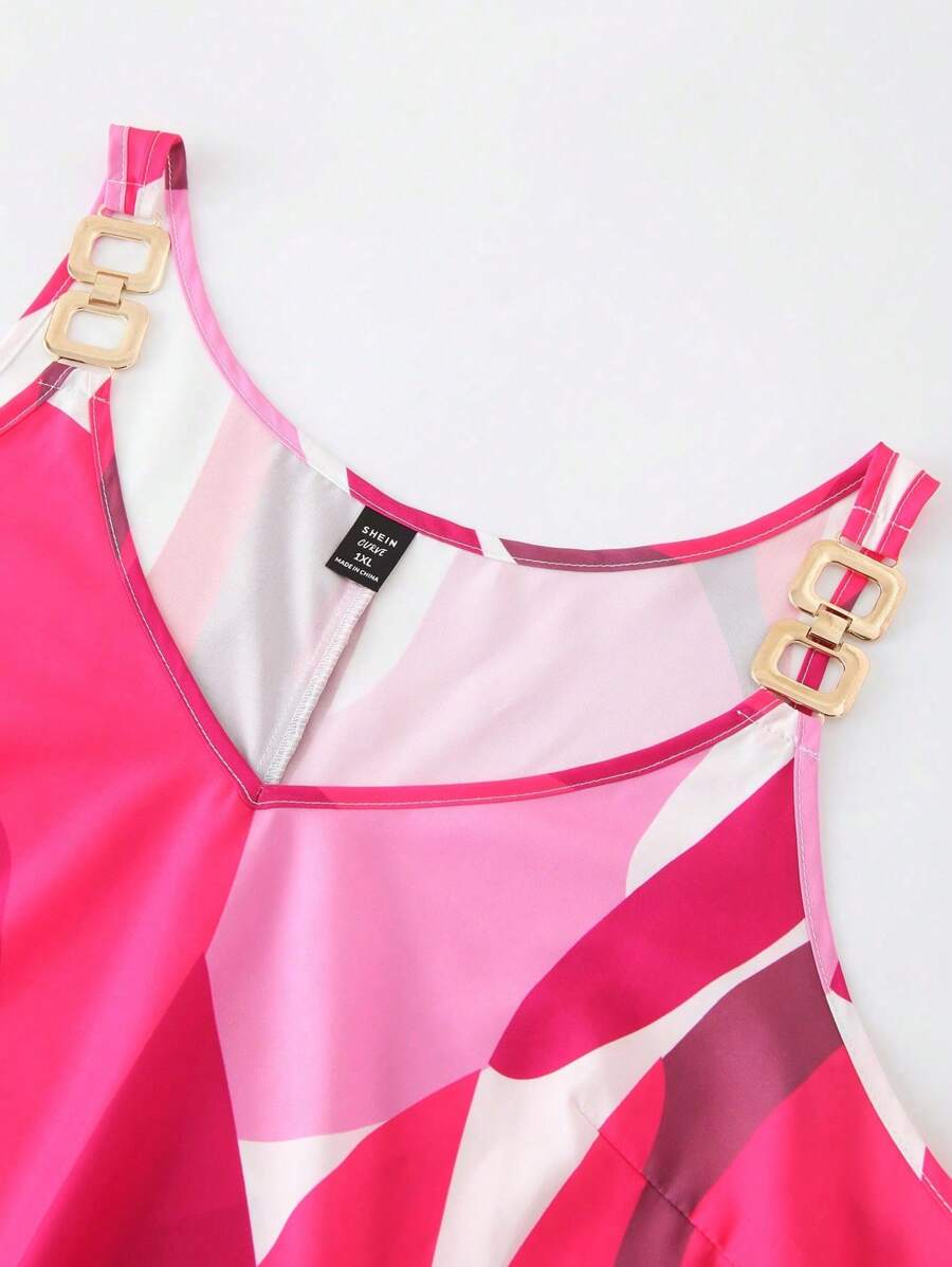 Emery Rose Printed Geometric Chain Top