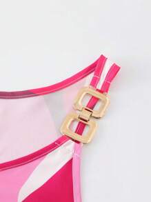 Emery Rose Printed Geometric Chain Top